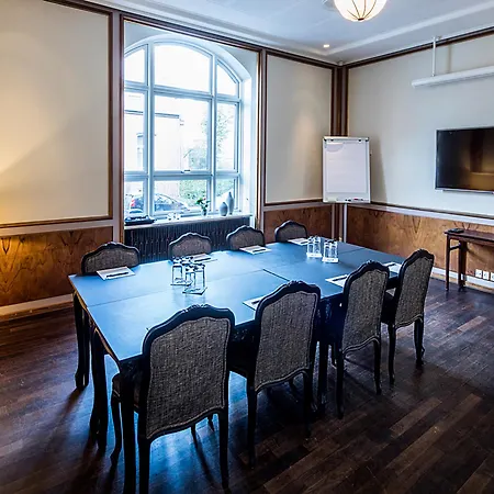 Hotel First Grand 4*