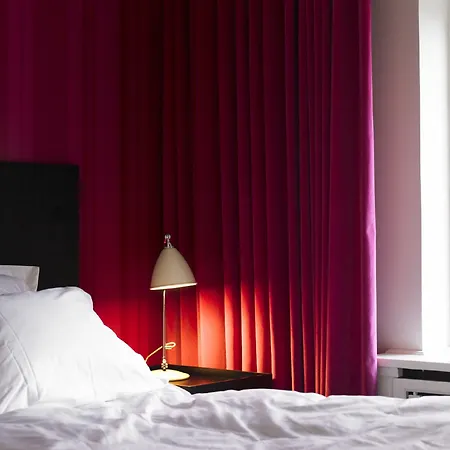 Szálloda First Grand 4*