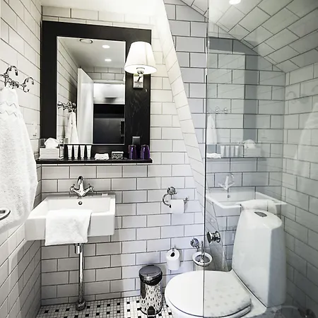 Szálloda First Grand