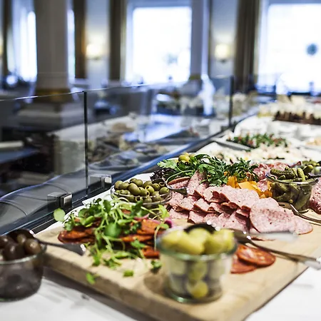 Отель First Grand 4*