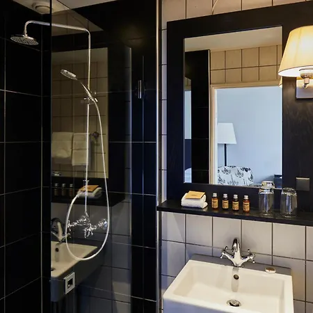 Szálloda First Grand