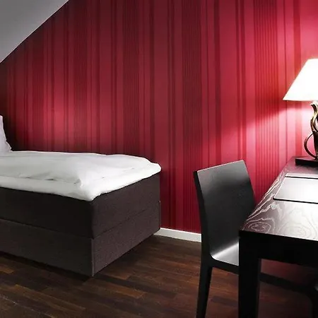 Szálloda First Grand 4*